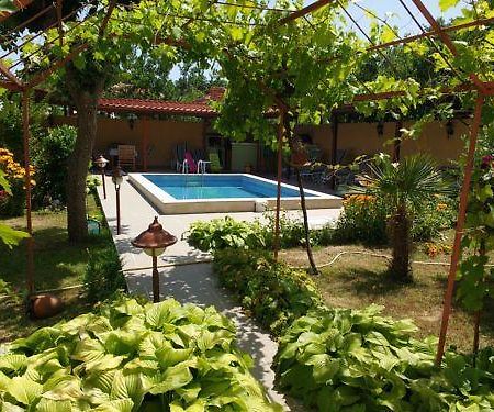 Guest House Yavorov تشيرنوموريتس المظهر الخارجي الصورة